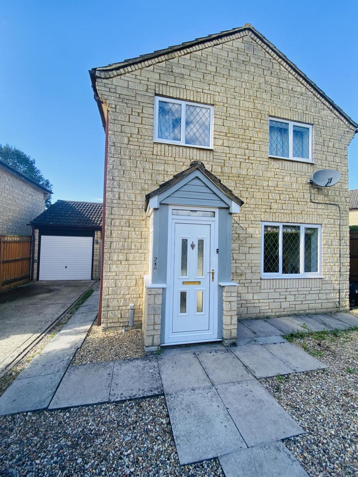 The Conifers Large Detached Home With Off Street Parking Witney Exterior photo