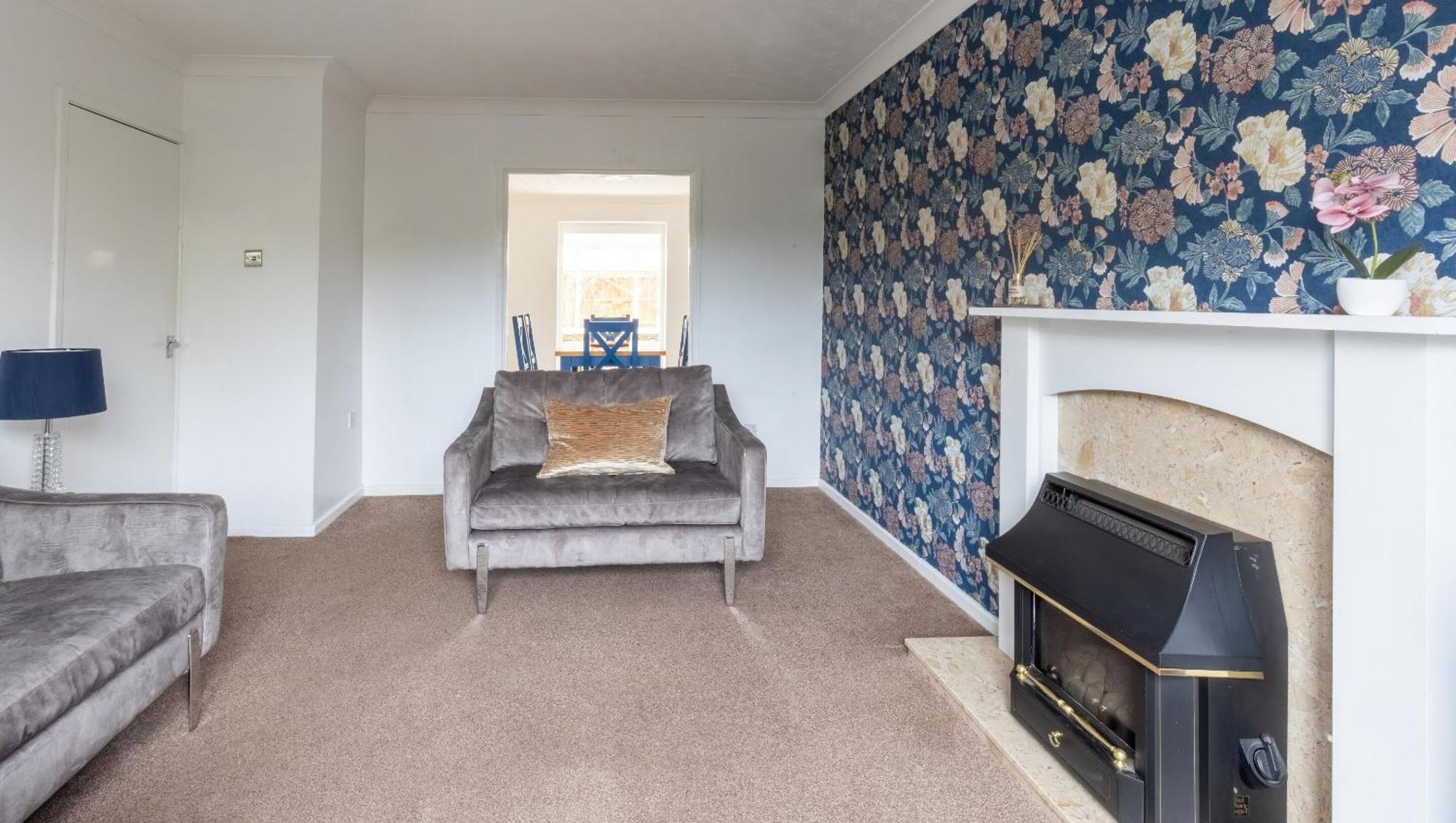 The Conifers Large Detached Home With Off Street Parking Witney Exterior photo